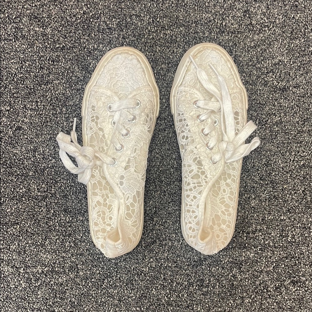 Elegant Lace Women's Sneakers